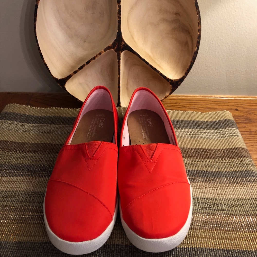 Toms